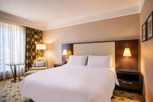Club King Room room in Renaissance Brussels Hotel