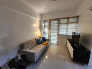 1BR Condo w Balcony near NAIA, Casino, Newport