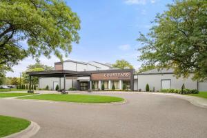 Courtyard Detroit Metro Airport Romulus - 3hvězdičkové hotely ve městě Romulus