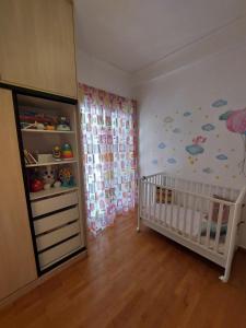 Apartment with childrens room in the city of Athens