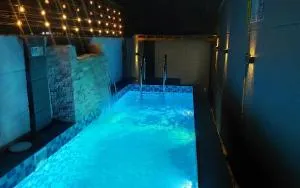 Zoie's Exclusive Villa with pool - Bantug