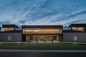 Courtyard by Marriott Greensboro - 阿什伯勒