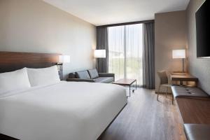 Guest Room with King Bed -  City View room in AC Hotel by Marriott Pittsburgh Downtown
