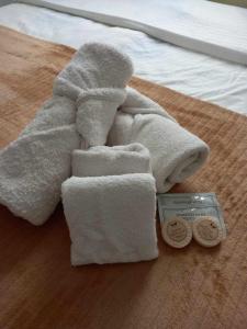 Beacon Makati Condo Free POOL Access FREE WIFI 100mbps & FREE Netflix