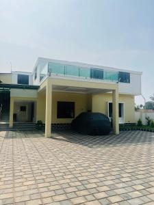 WHITE COTTAGE- Deluxe villa