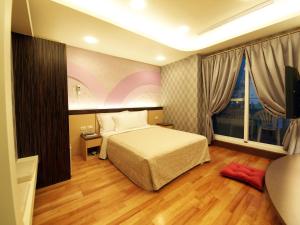 Phòng có Giường Đôi Lớn (1 Queen Bed)