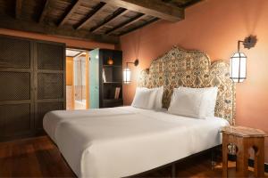 Superior Twin Room room in Hotel Palacio de Santa Paula Autograph Collection