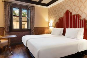 Standard Twin Room room in Hotel Palacio de Santa Paula Autograph Collection