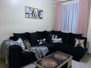 The Trendy Terrace, Kamakis