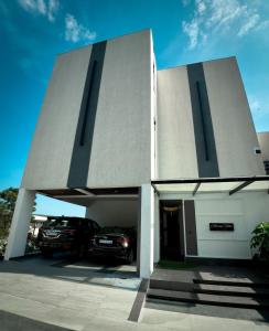 Aviran Villa 5BHK - Jacuzzi House