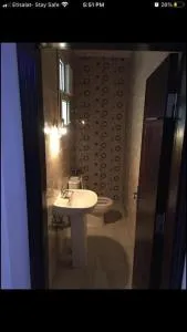 شقه مفروشه كورنيش نيل اسوان - Naj‘ al Madābb