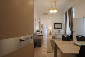 APT DELUXE in THE HEART OF CITY