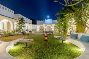 ELIVAAS Queens Town 6 BHK Pet-Friendly Retreat with Pvt Pool & Restro