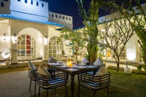 ELIVAAS Queens Town 6 BHK Pet-Friendly Retreat with Pvt Pool & Restro