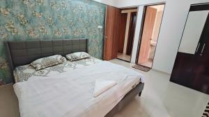 Bamboo Stays 3bhk with Skylounge & pool