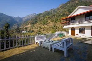 Alaya Stays Madhuram Pet-Friendly Hillside Retreat With Garden & Balcony - Kanatal