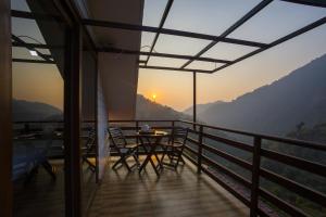 Alaya Stays Madhuram Pet-Friendly Hillside Retreat With Garden & Balcony