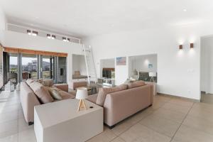 Villa 48 – Soft Sands | By the beach with views over the water