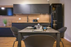 La Còrt Apartments - Number 5