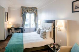 Superior, Guest room, 1 Queen, City view room in Grand Hotel Suisse Majestic Autograph Collection
