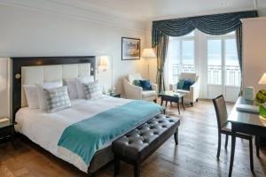 Junior Suite, 1 Queen, Lake view, Balcony room in Grand Hotel Suisse Majestic Autograph Collection