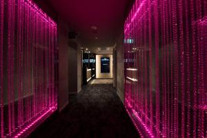 오사카 ホテル ジェムジェム 十三 1성급 숙소 로비