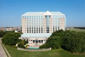 Renaissance Dallas North Hotel - 法默斯布兰奇