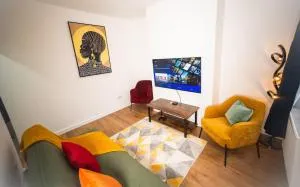 Stunning 4 bedroom House in Crewe Town Centre - 沃明翰