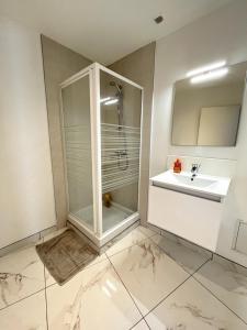 Luna - Moon 201 - Romans