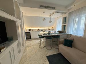 MAISON LADY CLAUDIA LUXURY ACCOMMODATION