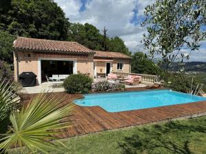 Maisons de vacances villa paisible en pleine nature 7km des plages Cannes Mandelieu : photos des chambres