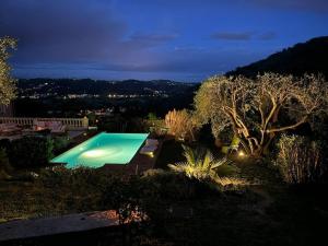 Maisons de vacances villa paisible en pleine nature 7km des plages Cannes Mandelieu : photos des chambres