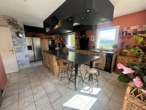 Maisons de vacances villa paisible en pleine nature 7km des plages Cannes Mandelieu : photos des chambres