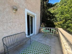 Maisons de vacances villa paisible en pleine nature 7km des plages Cannes Mandelieu : photos des chambres