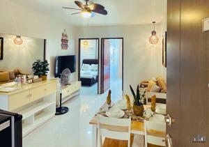 Family Getaway 2BR Staycation Airport with FREE Gym, FREE Pool, FREE Parking - B2 1Kunzite