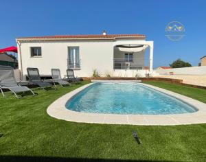 Villas Villa Sol Dels Aspres avec Piscine, Barbecue, Climatisation centralisee, Garage, Internet SUDSEJOURCONCIERGERIE : photos des chambres