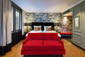 Corner, Larger Guest room, 1 King room in Hotel U14 Autograph Collection
