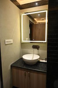 Hotel Sainik Grand