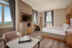 Lake Front Junior Suite, Suite, 1 King, Lake Front view room in The Ritz-Carlton Hotel de la Paix Geneva