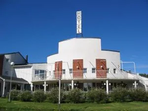 Hotelli Kampeli - 皮耶塔尔萨里