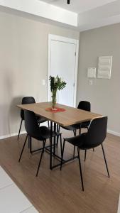 Apto com sacada - JH Palhano