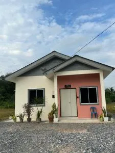 Zamila Homestay - Kampung Mata Ayer