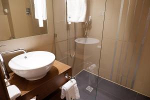 Hotels AC Hotel by Marriott Ambassadeur Antibes - Juan Les Pins : photos des chambres