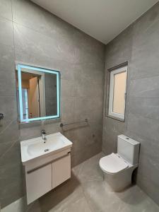 The Valley Collection - Suite A10