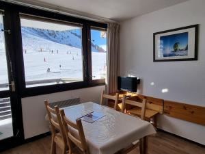 Studio fonctionnel ski aux pieds, accès direct pistes - FR-1-181-2618