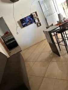 Casa de temporada 1km da praia e do centro comercial - 伊塔奥卡