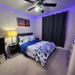 Emerald Staycation Suite with Free Street Parking , Shared Kitchen and Washroom - Saint Thomas