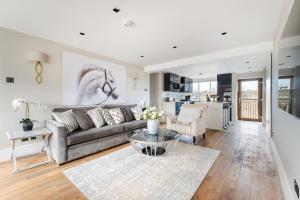LONDONERS - The London Residence