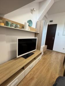 Cozy High-Street Loft in Sofias Best Central Location