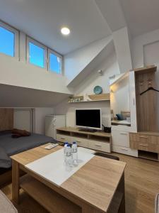 Cozy High-Street Loft in Sofias Best Central Location